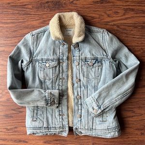 Old Navy Sherpa Style Jean Jacket Size XS